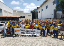 Trabalhadores dos Correios fazem greve contra privatização da estatal