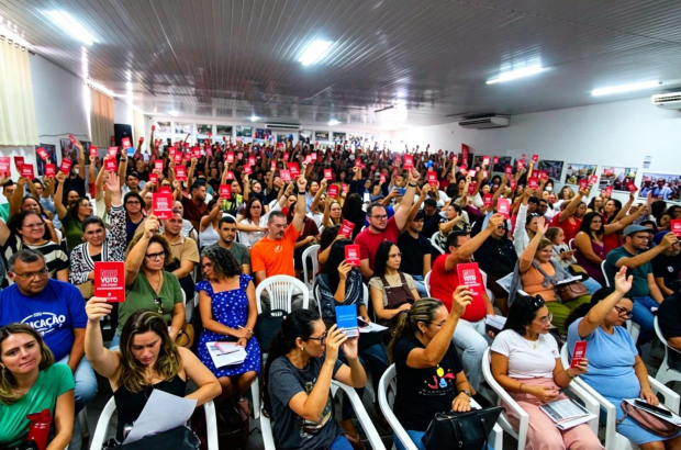 Natal: com o pior salário entre as 10 maiores cidades do RN, educação aprova greve