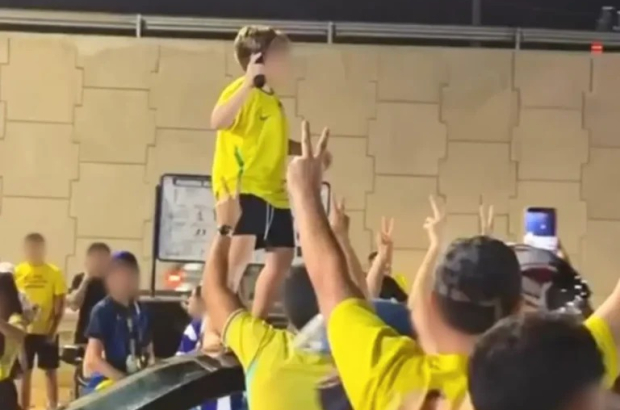RN: Bolsonaristas celebram resultado do1º turno com criança armada em cima de carro