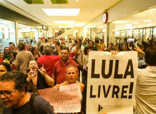 #LulaLivre em Natal para principal shopping da cidade